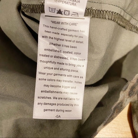 Good American | Sage Leopard Animal Print Safari Utility Cargo Chore Jacket - Picture 13 of 14